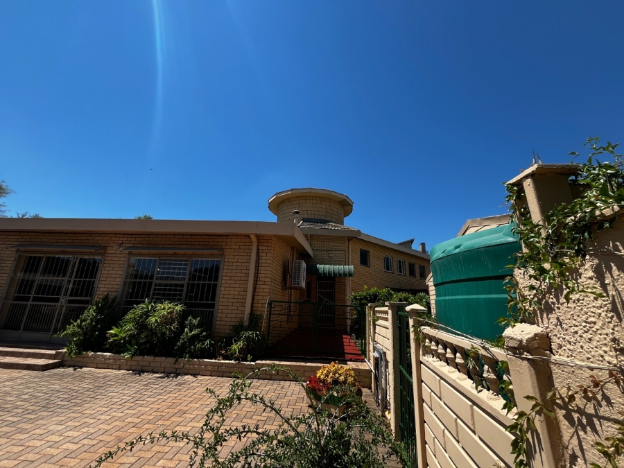 To Let 4 Bedroom Property for Rent in Schoemansville North West